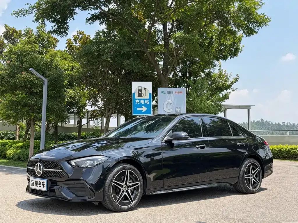 Mercedes-Benz C-Class — фото 1