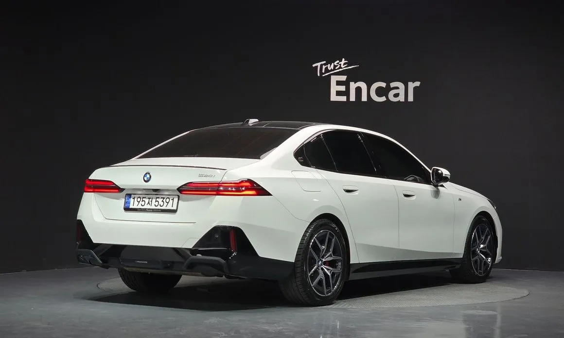 BMW 5-Series 2024 из KR, фото 4