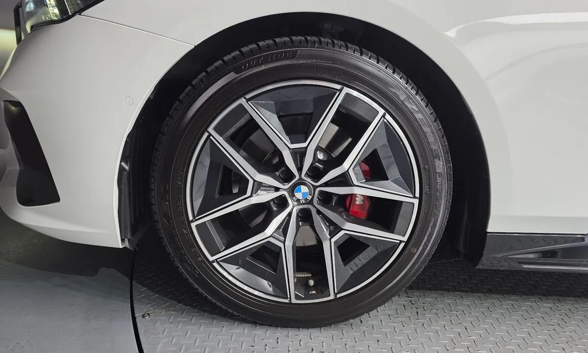BMW 5-Series 2024 из KR, фото 7
