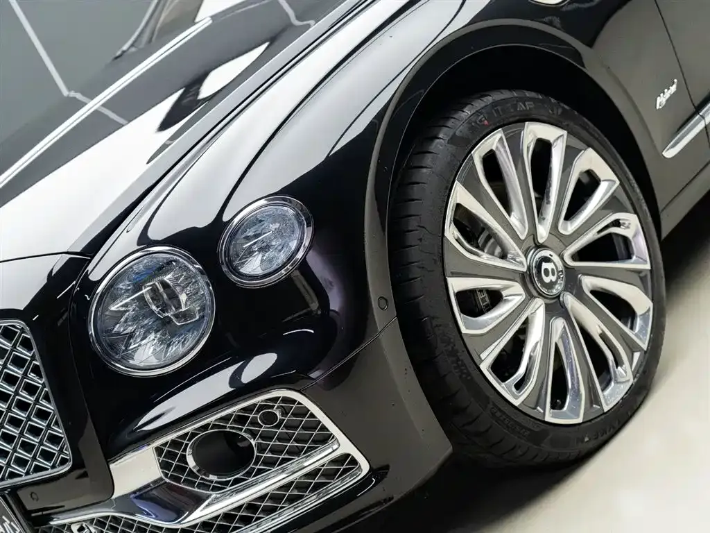 Bentley Flying Spur PHEV — фото 8