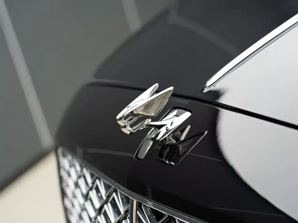 Bentley Flying Spur PHEV — фото 4