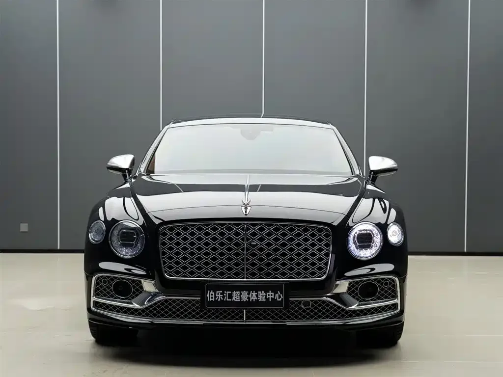 Bentley Flying Spur PHEV — фото 3