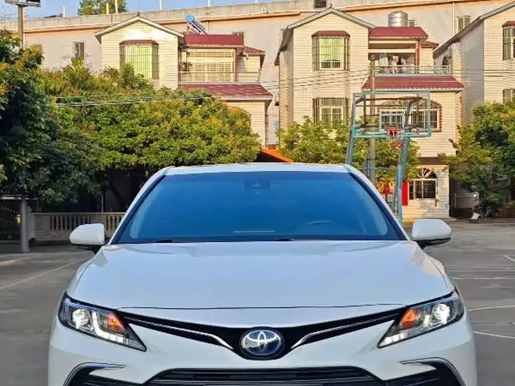 Toyota Camry — фото 6