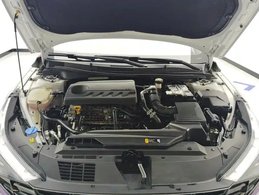 Hyundai Elantra 2022 из CN, фото 10