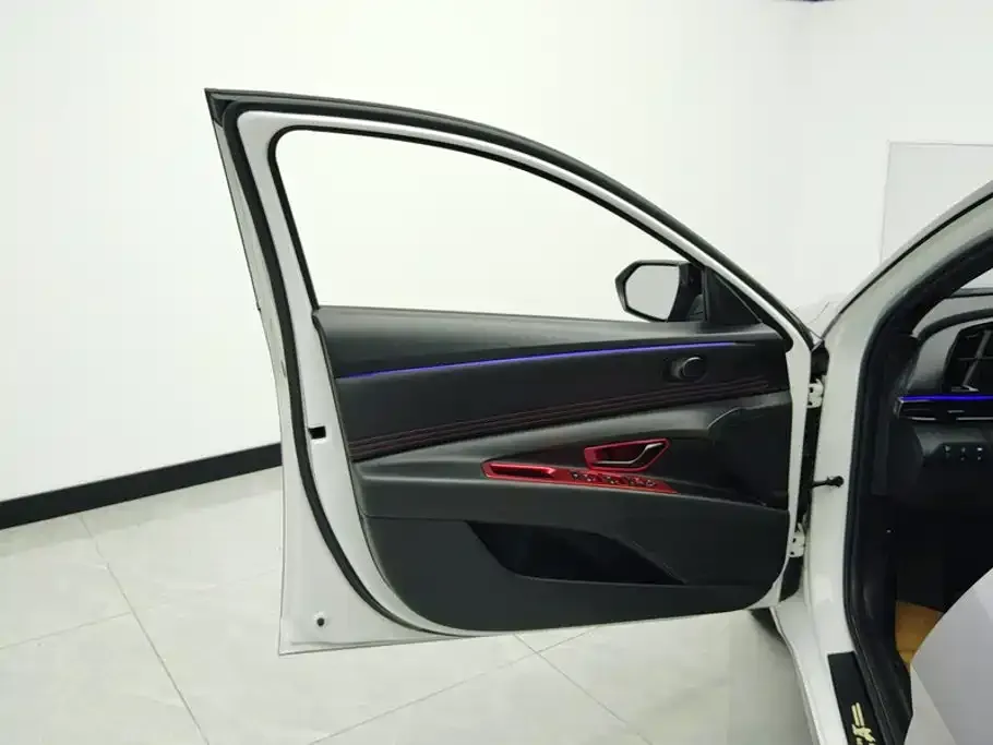 Hyundai Elantra 2022 из CN, фото 3