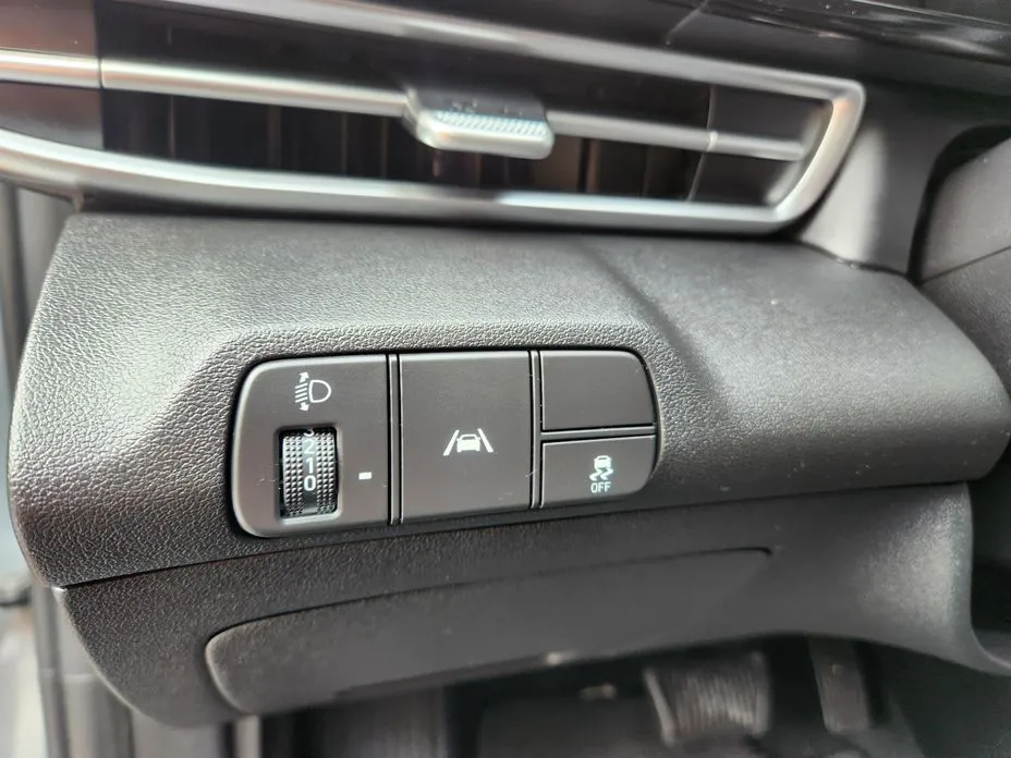 Hyundai AVANTE — фото 3