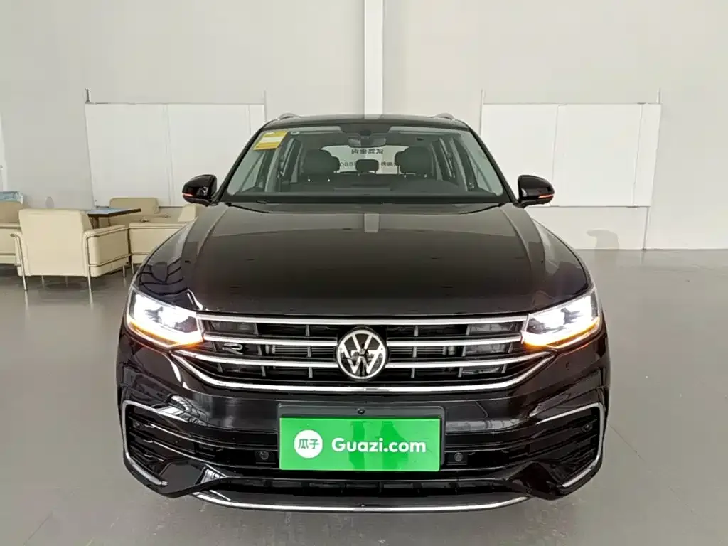 Volkswagen Tiguan L — фото 6