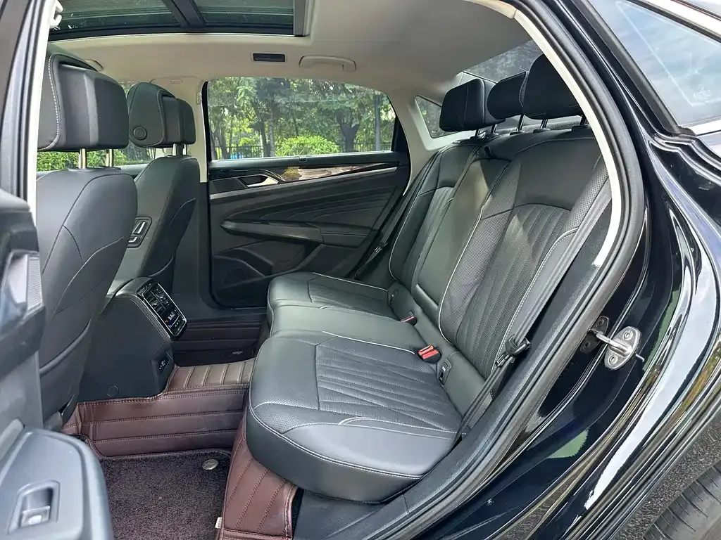 Volkswagen Passat — фото 2