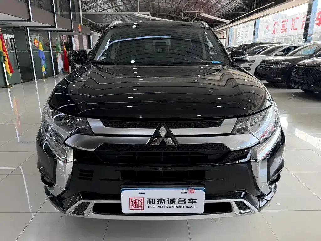 Mitsubishi Outlander — фото 2
