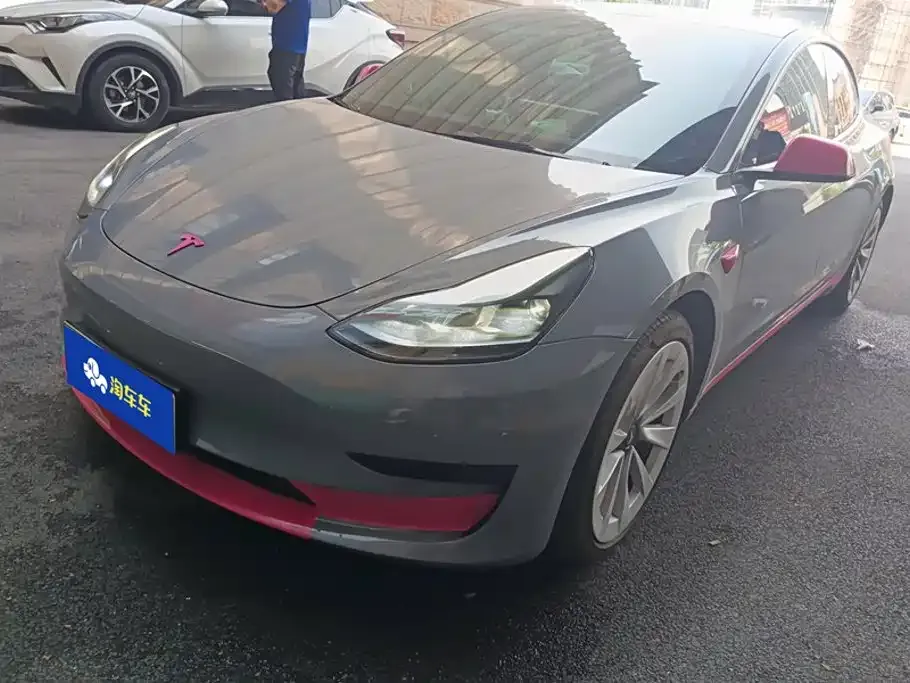 Tesla Model 3 — фото 1
