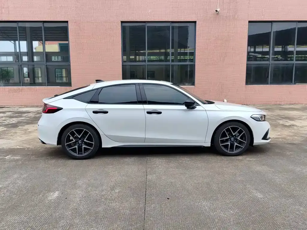 Honda Civic — фото 10