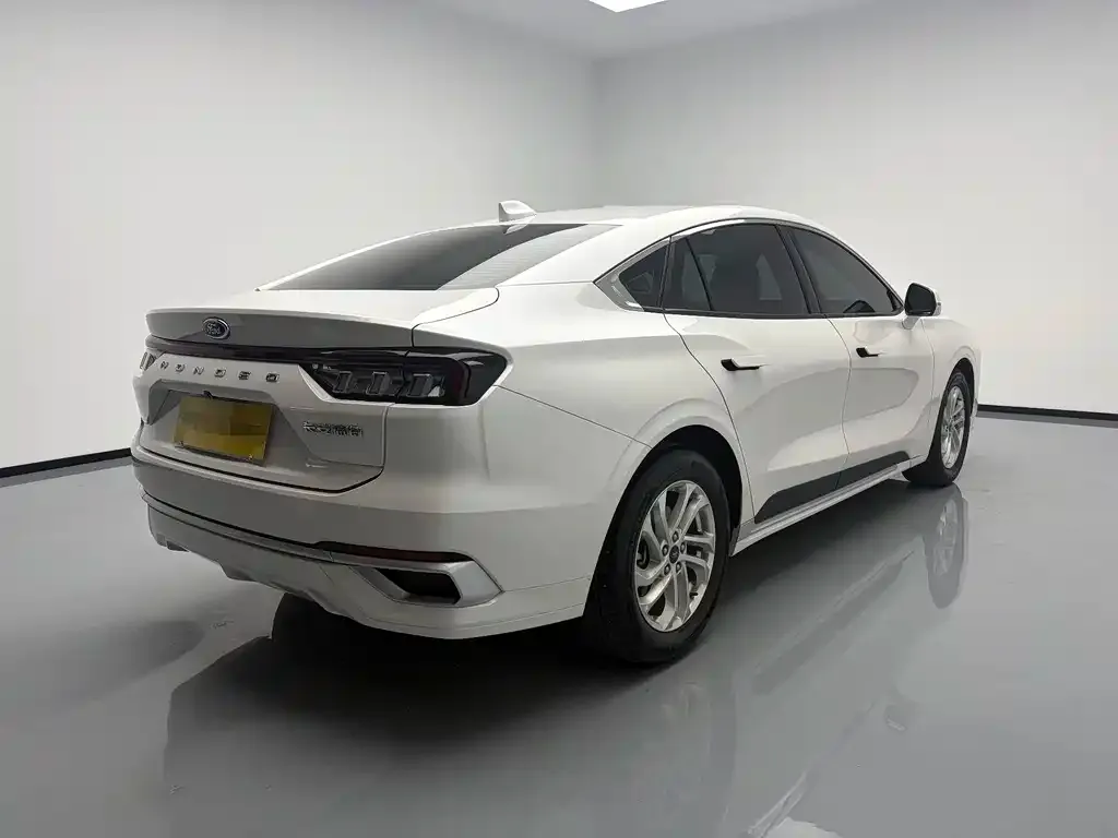 Ford Mondeo — фото 6