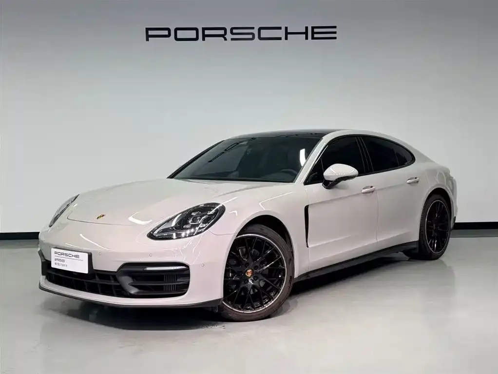 Porsche Panamera — фото 1