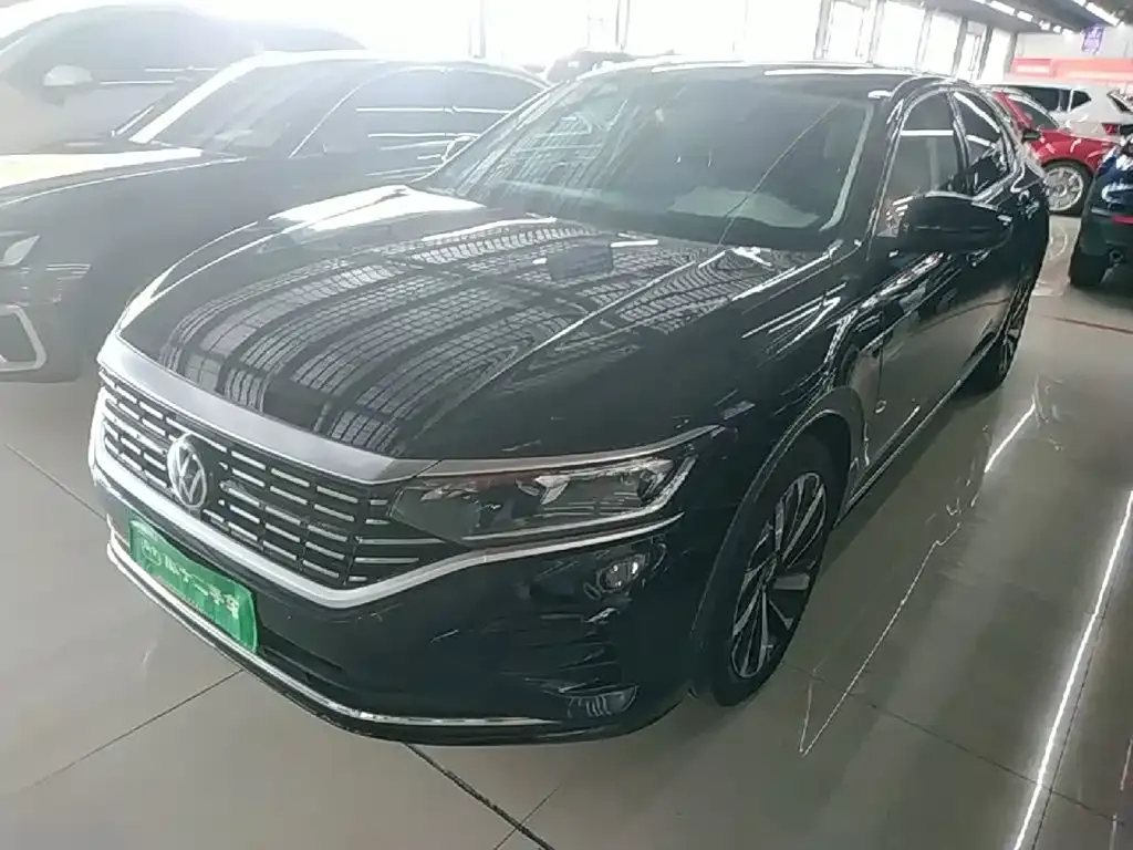 Volkswagen Passat — фото 1