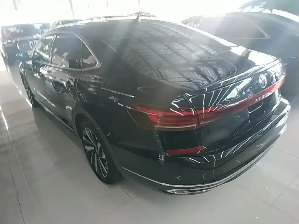Volkswagen Passat — фото 5