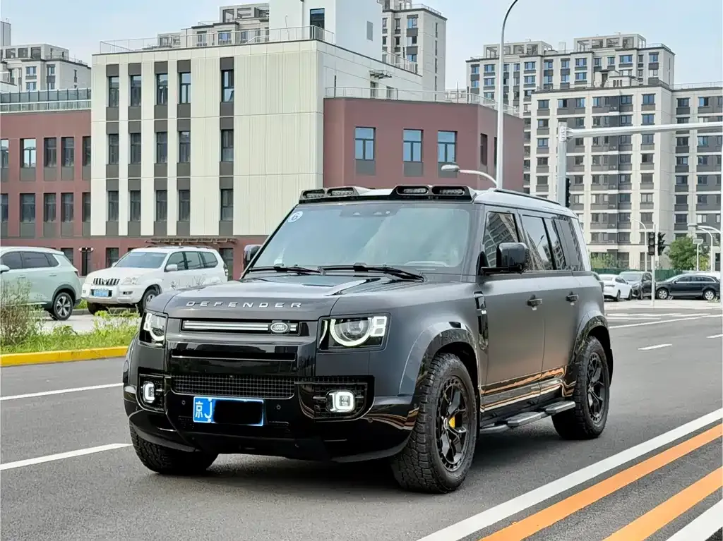 Land Rover Defender — фото 1