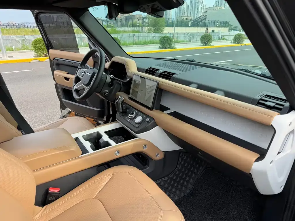 Land Rover Defender — фото 10