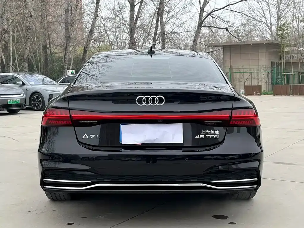 Audi A7L — фото 5