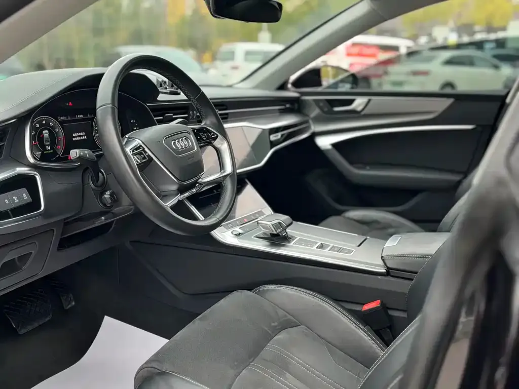 Audi A7L — фото 2