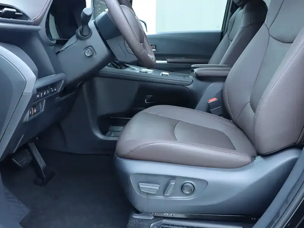 Toyota Sienna — фото 4
