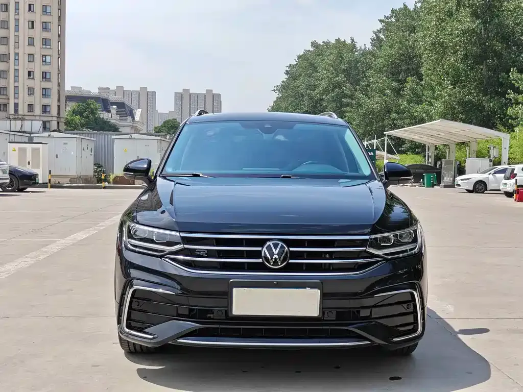 Volkswagen Tiguan L — фото 5