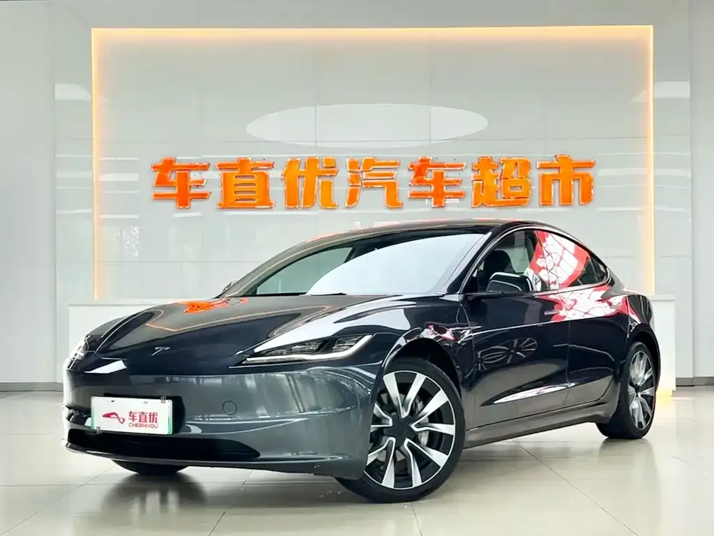 Tesla Model 3 — фото 1