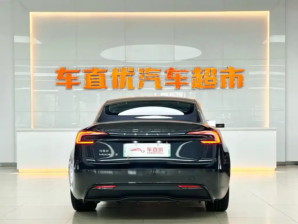 Tesla Model 3 — фото 4