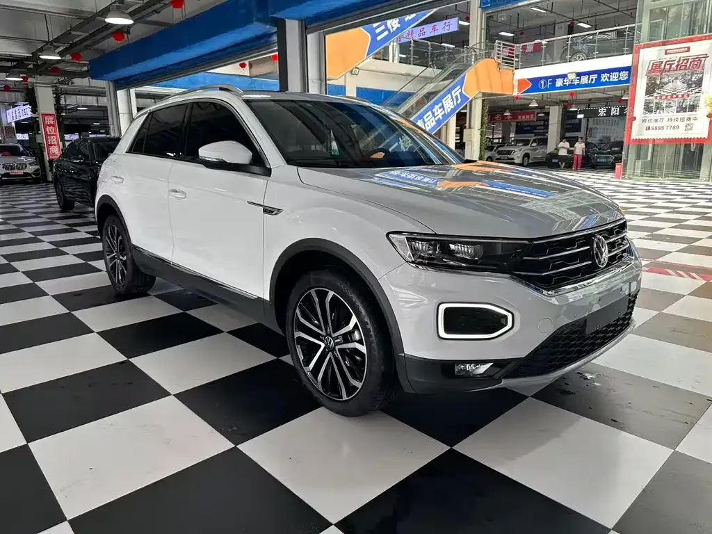 Volkswagen T-Roc — фото 2