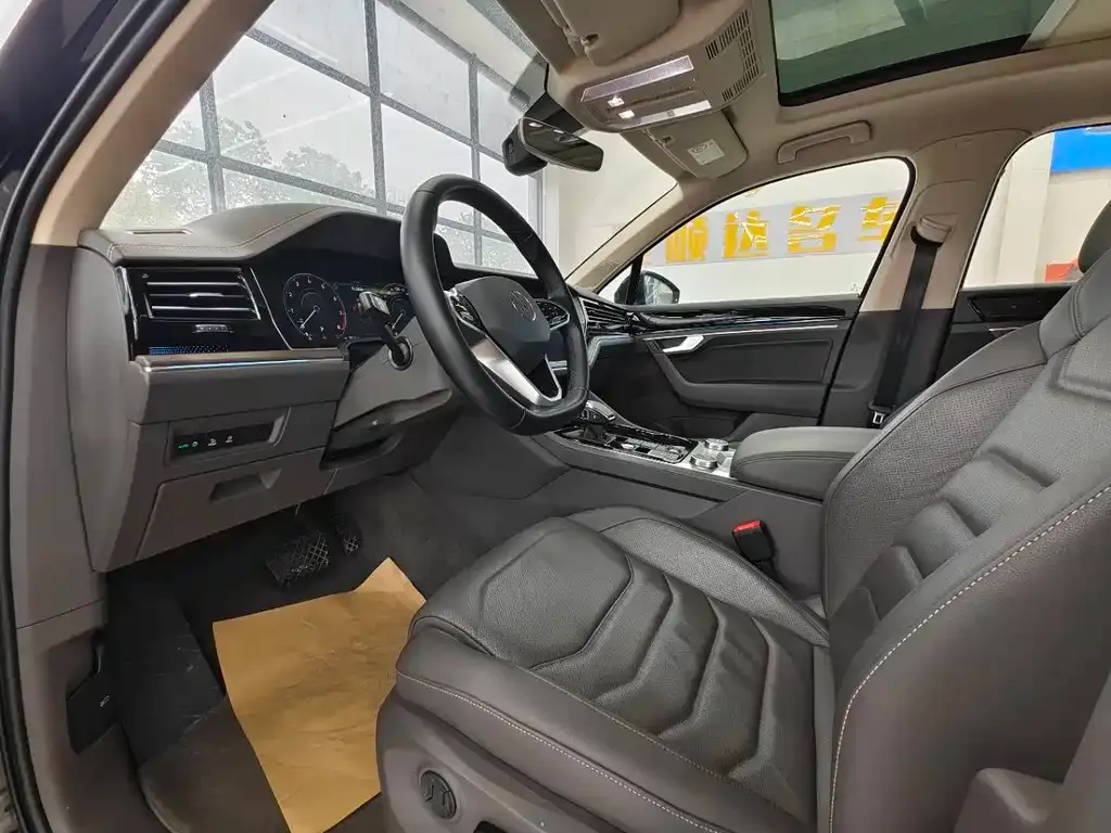 Volkswagen Touareg — фото 3