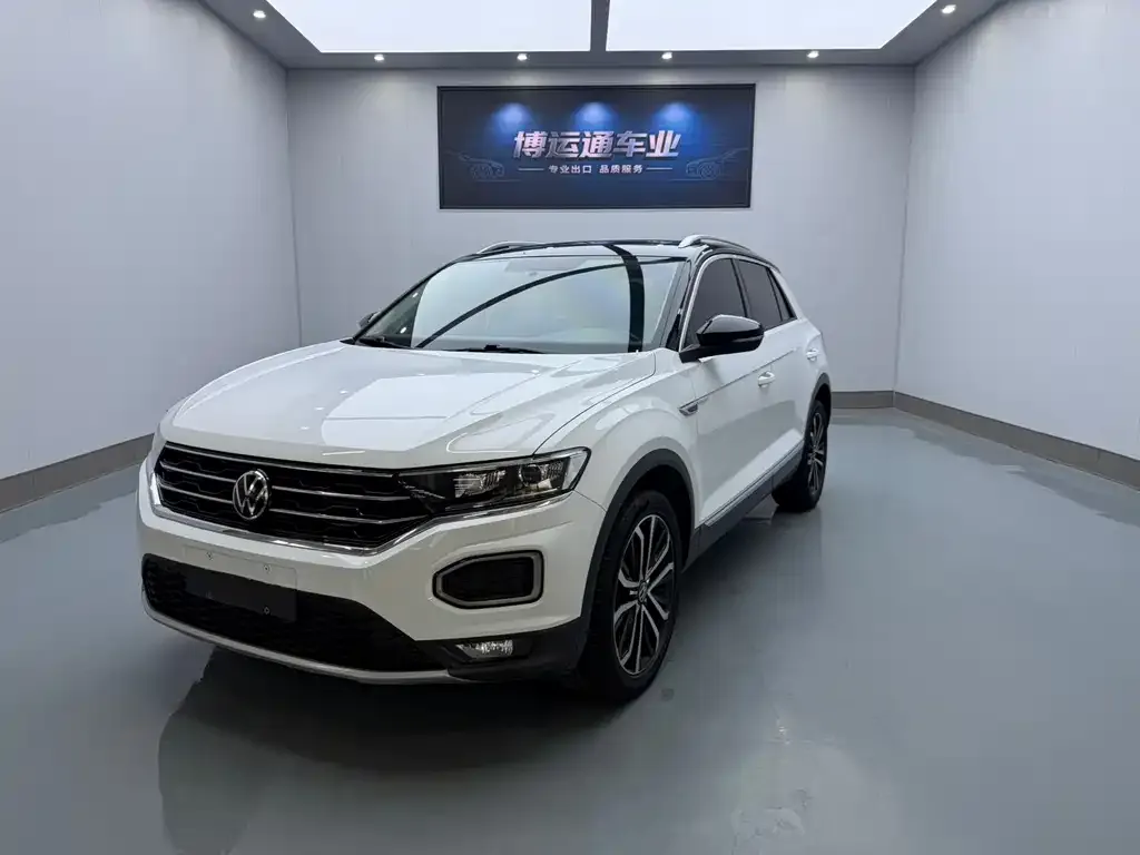 Volkswagen T-Roc — фото 1