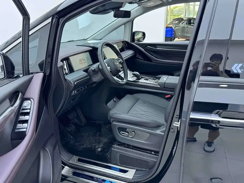 GAC Motor Trumpchi M8 — фото 10