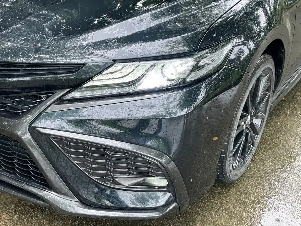 Toyota Camry — фото 10
