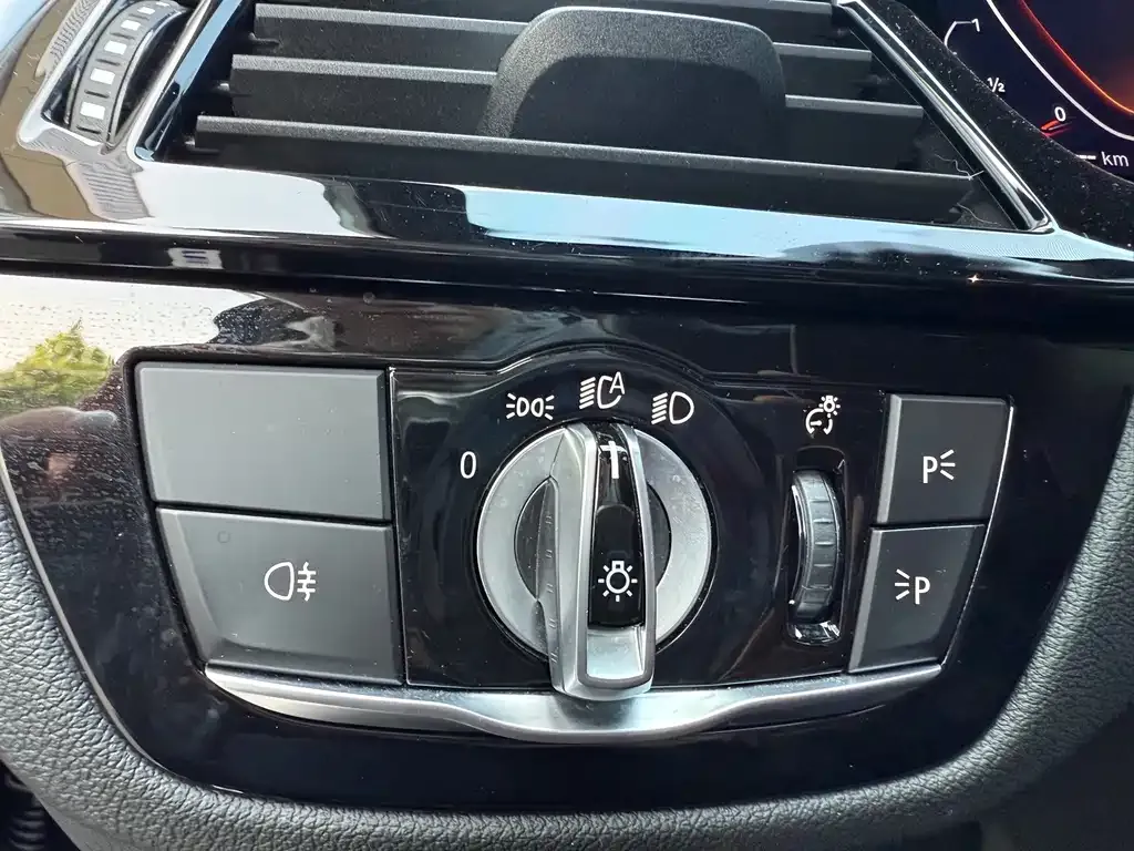 BMW 5 Series — фото 10