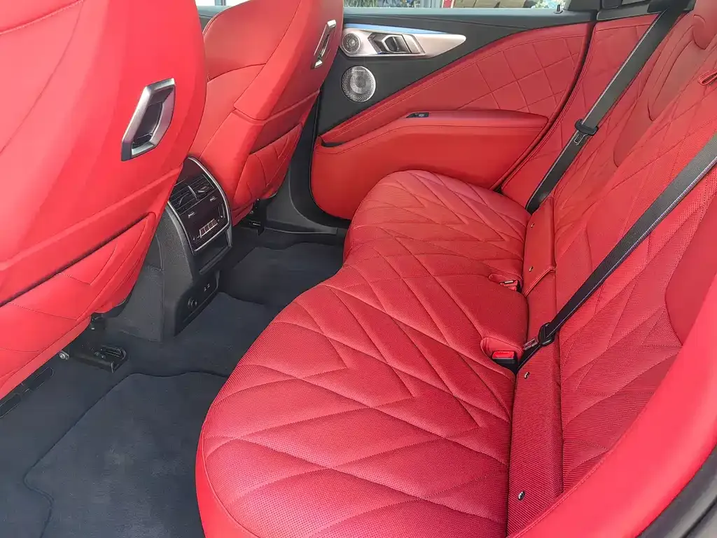 BMW XM — фото 3