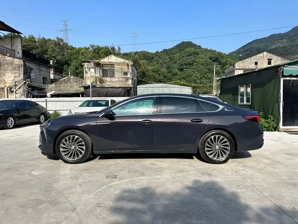 Buick LaCrosse — фото 10