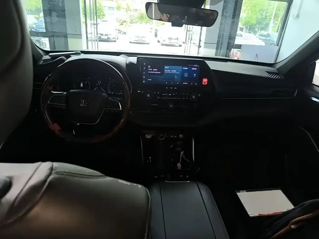 Toyota Crown Kluger 2024 из CN, фото 4