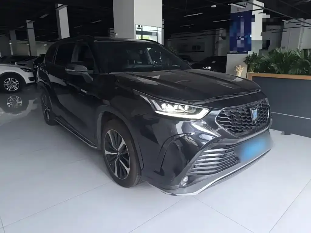 Toyota Crown Kluger 2024 из CN, фото 10