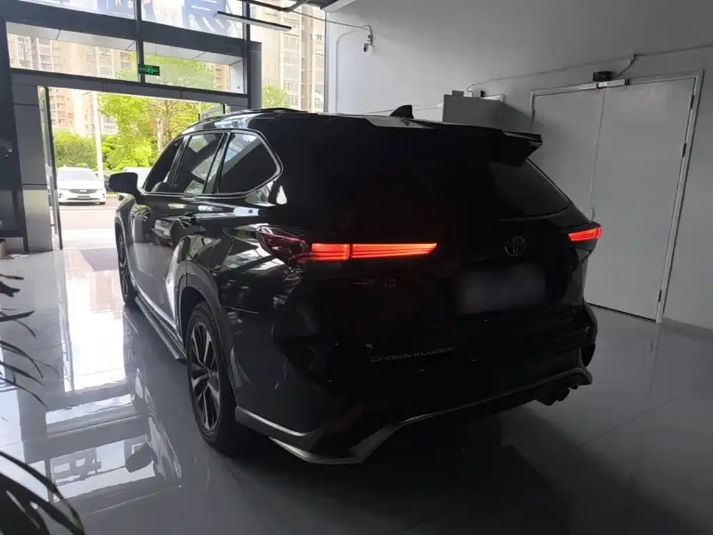 Toyota Crown Kluger 2024 из CN, фото 5