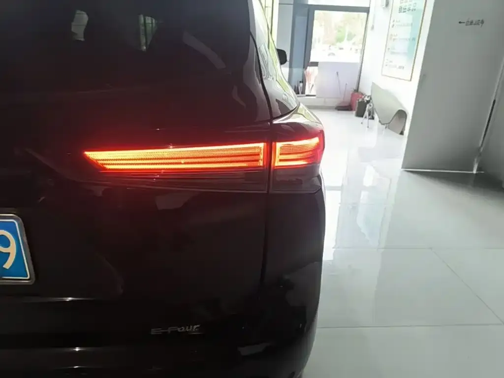 Toyota Crown Kluger 2024 из CN, фото 3