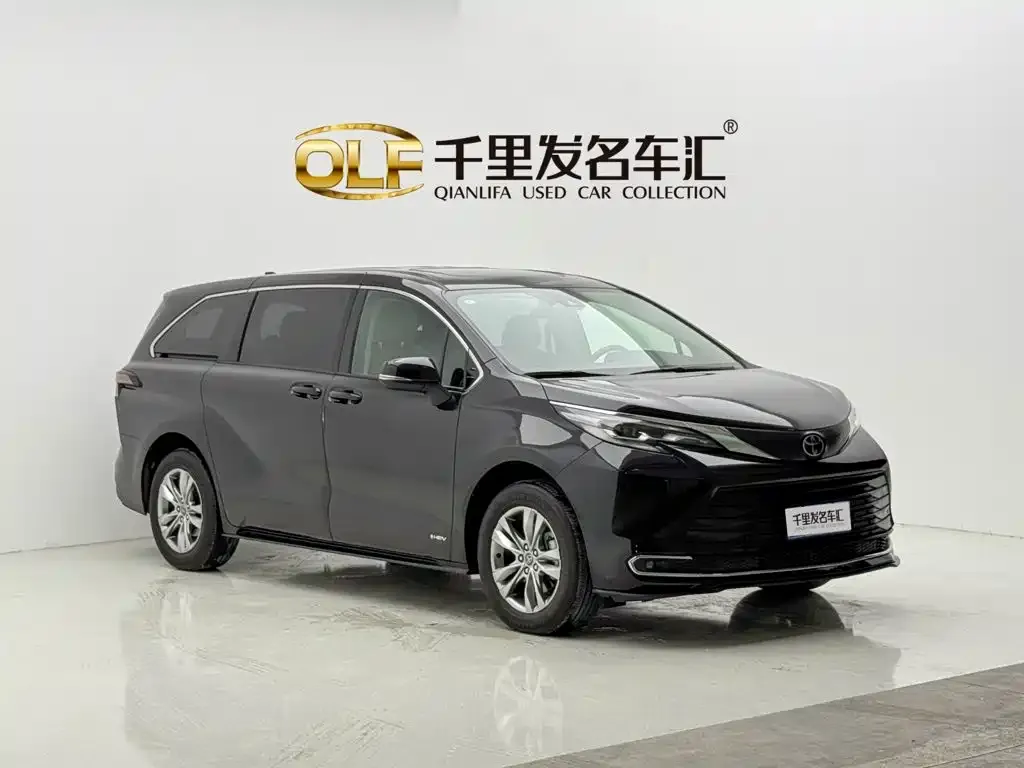 Toyota Sienna — фото 4