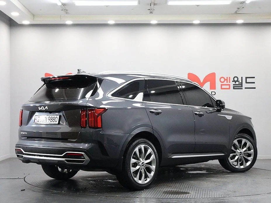 Kia Sorento — фото 7