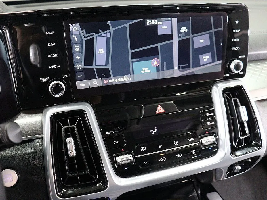 Kia Sorento — фото 6