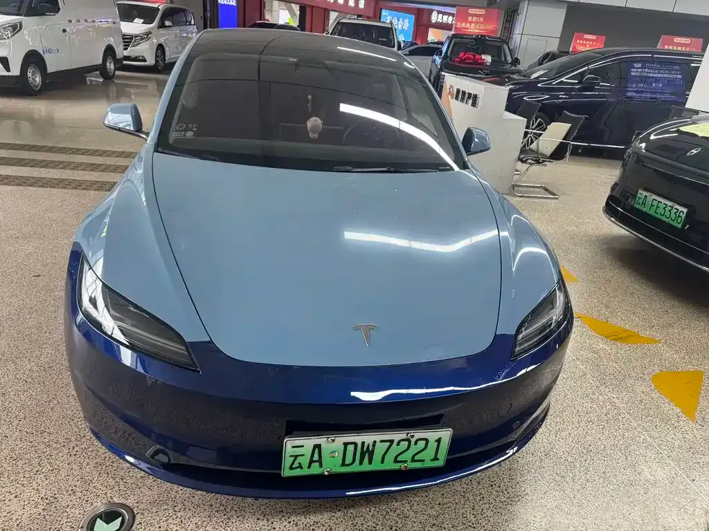 Tesla Model 3 — фото 9