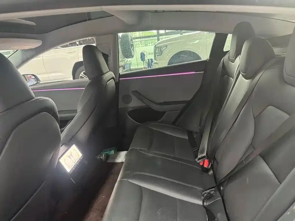 Tesla Model 3 — фото 2