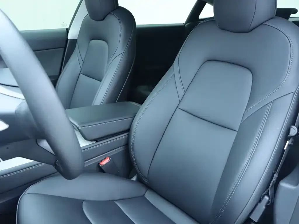 Tesla Model 3 — фото 10