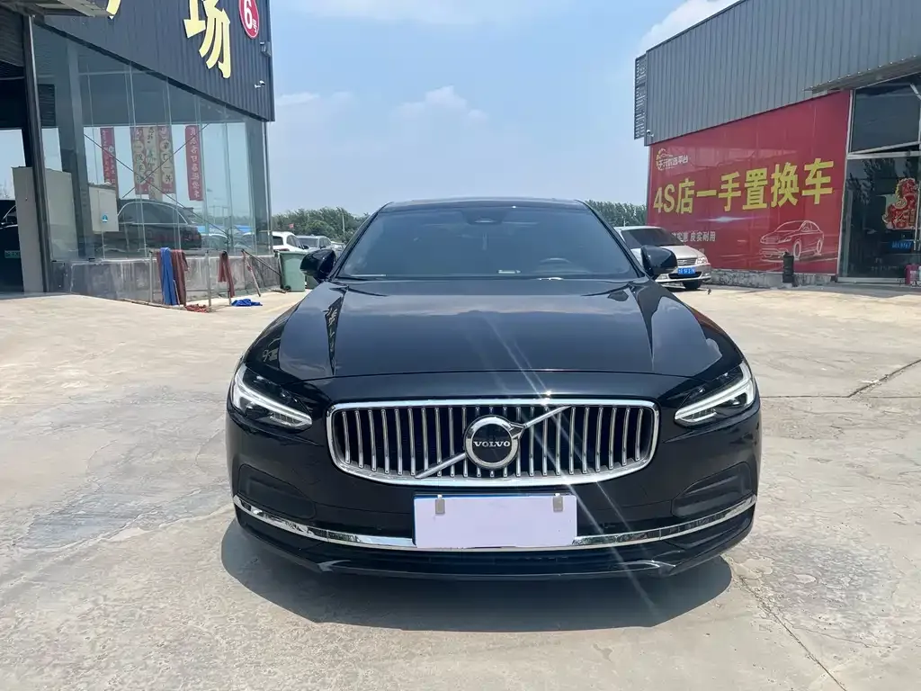 Volvo S90 — фото 1