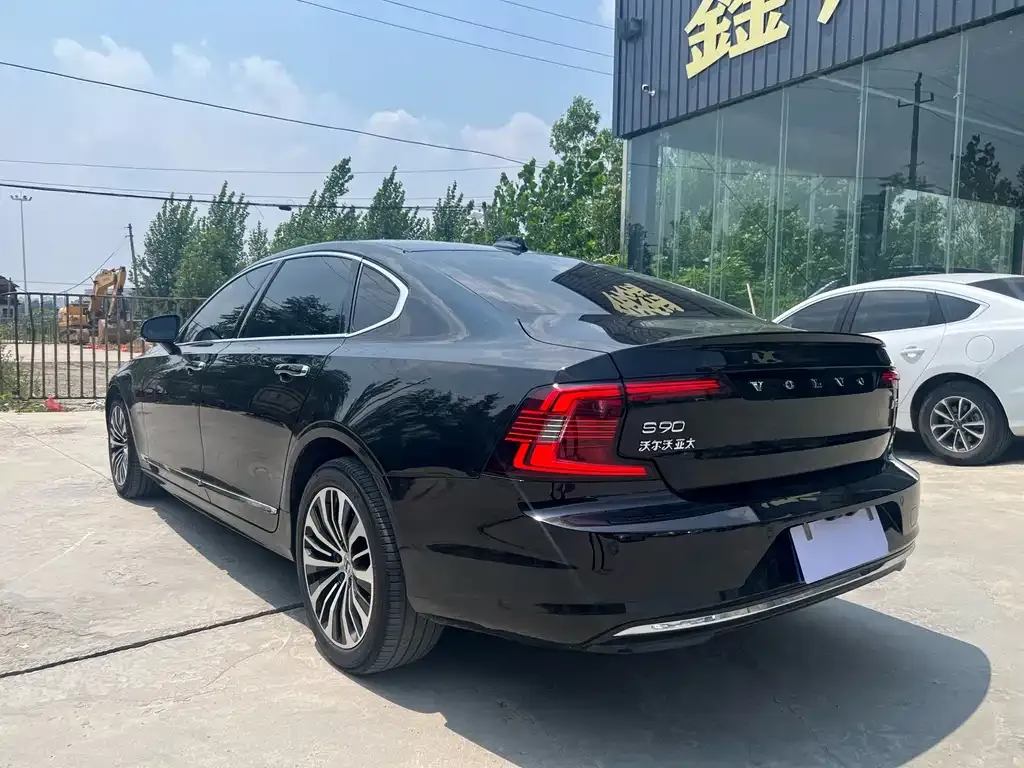 Volvo S90 — фото 4