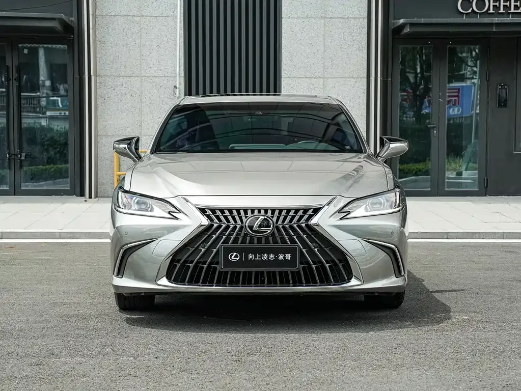 Lexus ES — фото 9