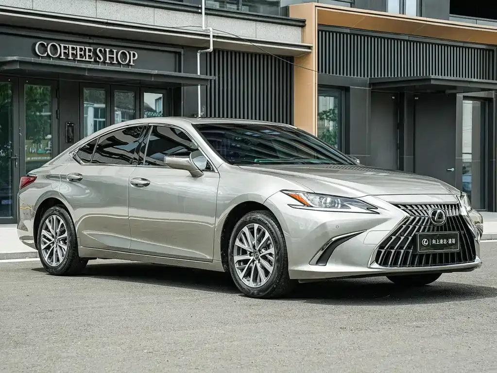 Lexus ES — фото 4
