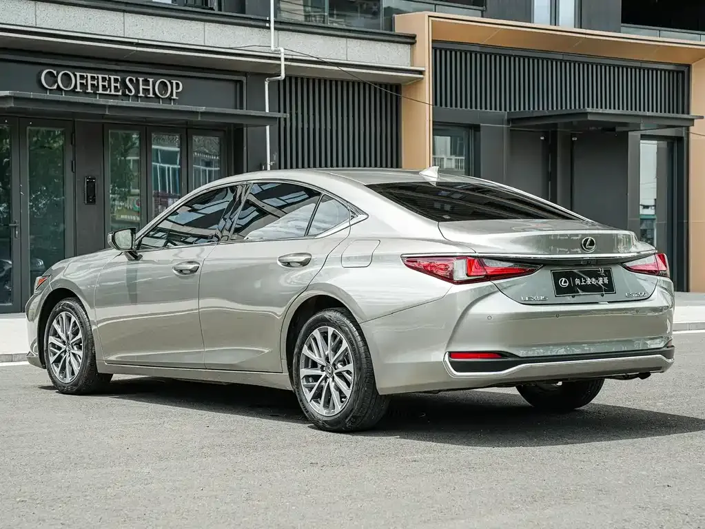 Lexus ES — фото 6